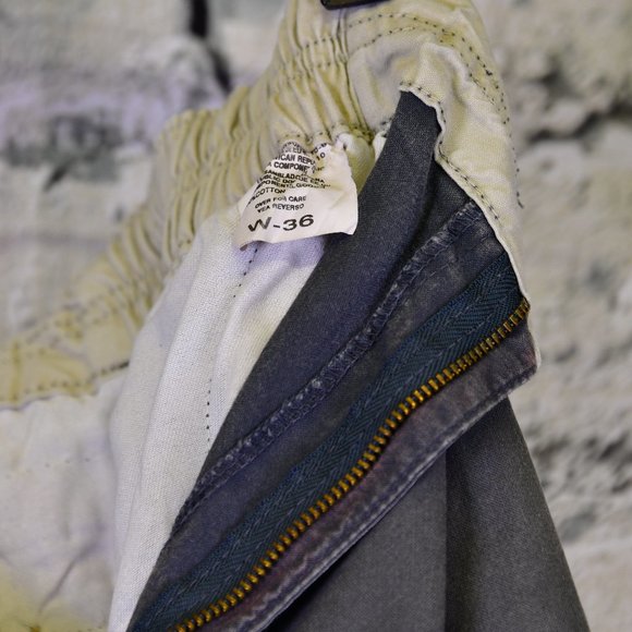 Flyers Charcoal Grey Shorts 36W - Picture 2 of 4